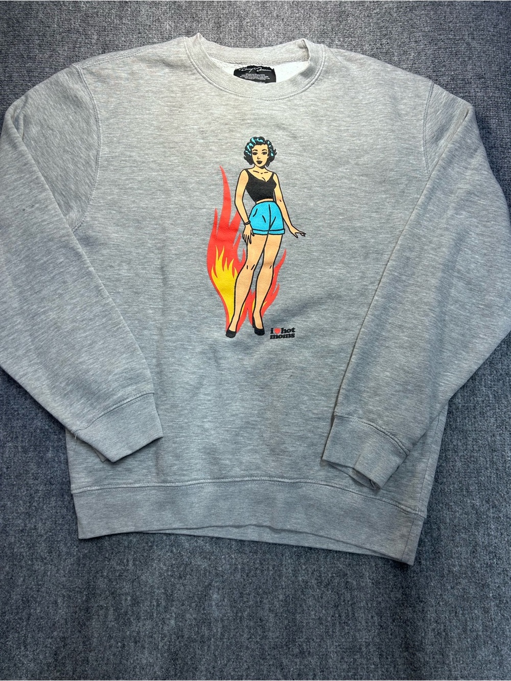 Gray Graphic Crewneck Sweatshirt with Retro Pin-Up Flame Artwork